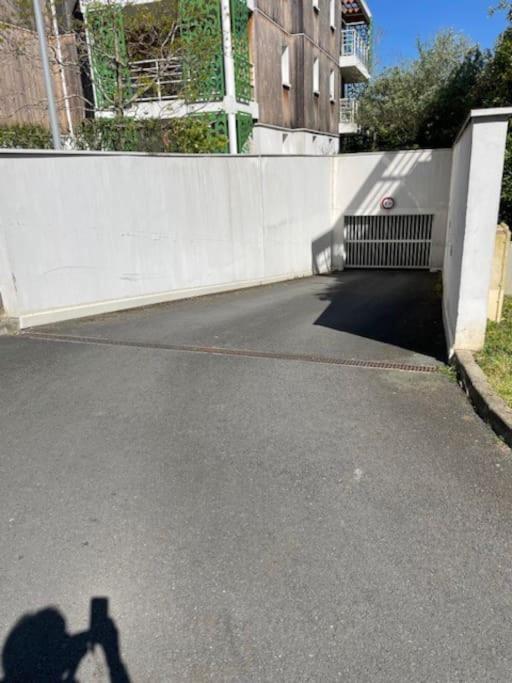 Appartement T2 Avec Jardinet Parking La Genette *